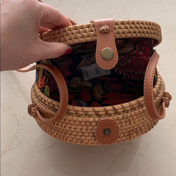 Round Rattan Bag - Picture 3 of 4